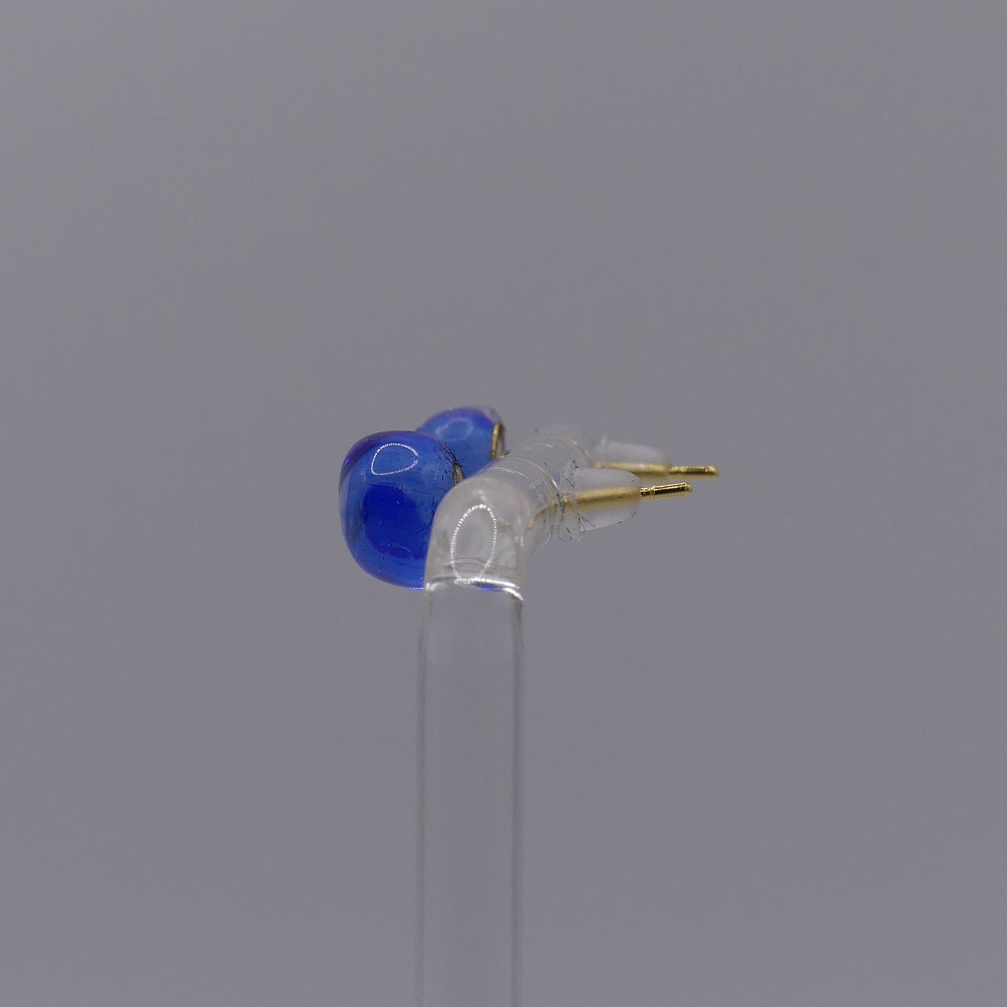 Clous d'oreilles bleu