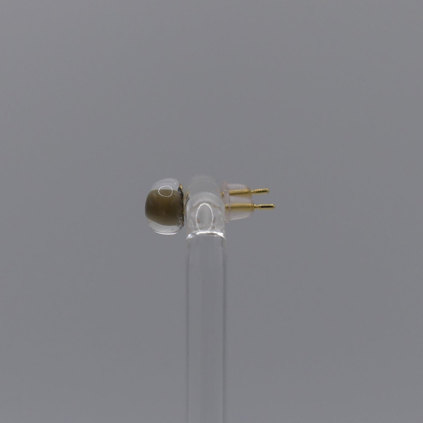 Clous d'oreilles kaki