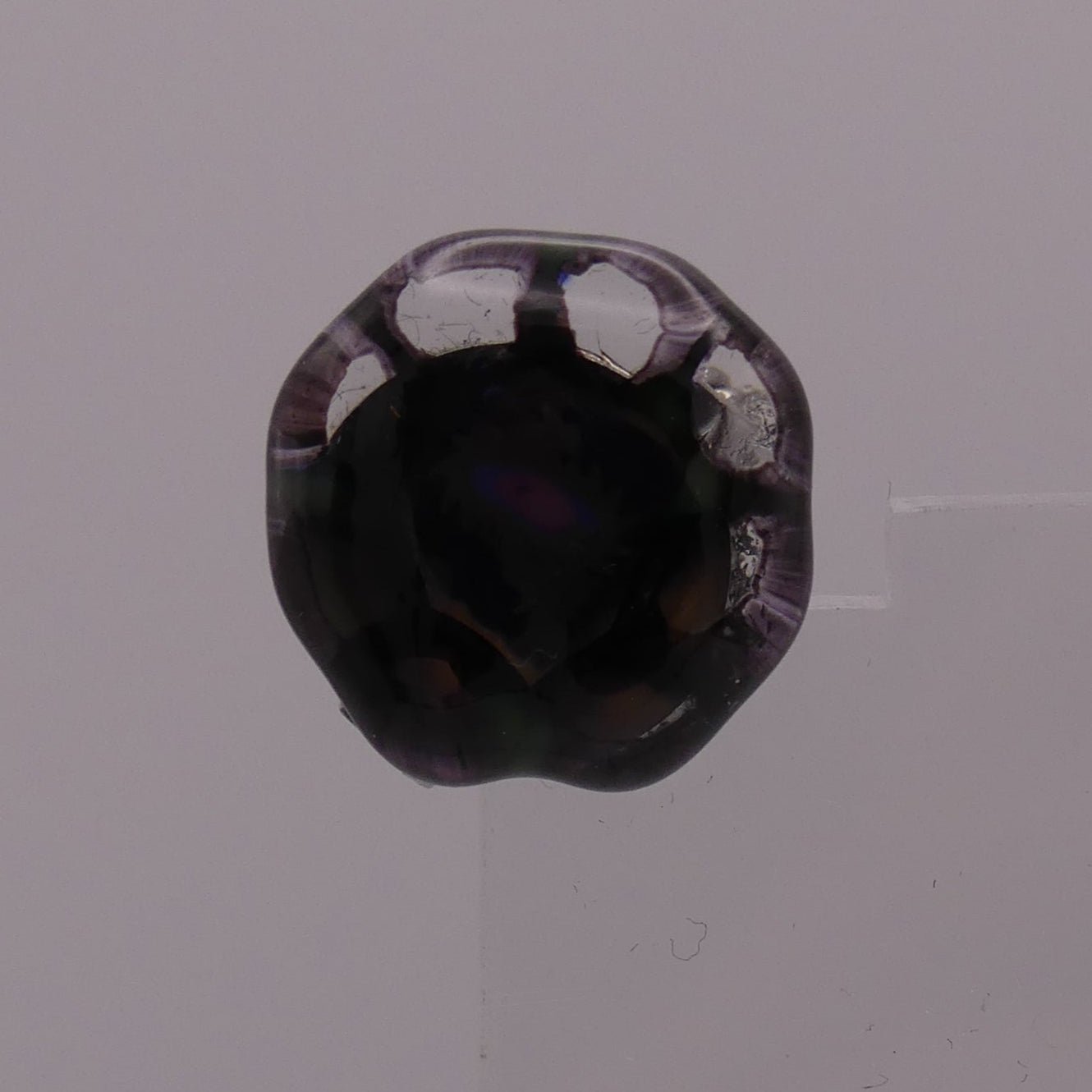 Broche noir
