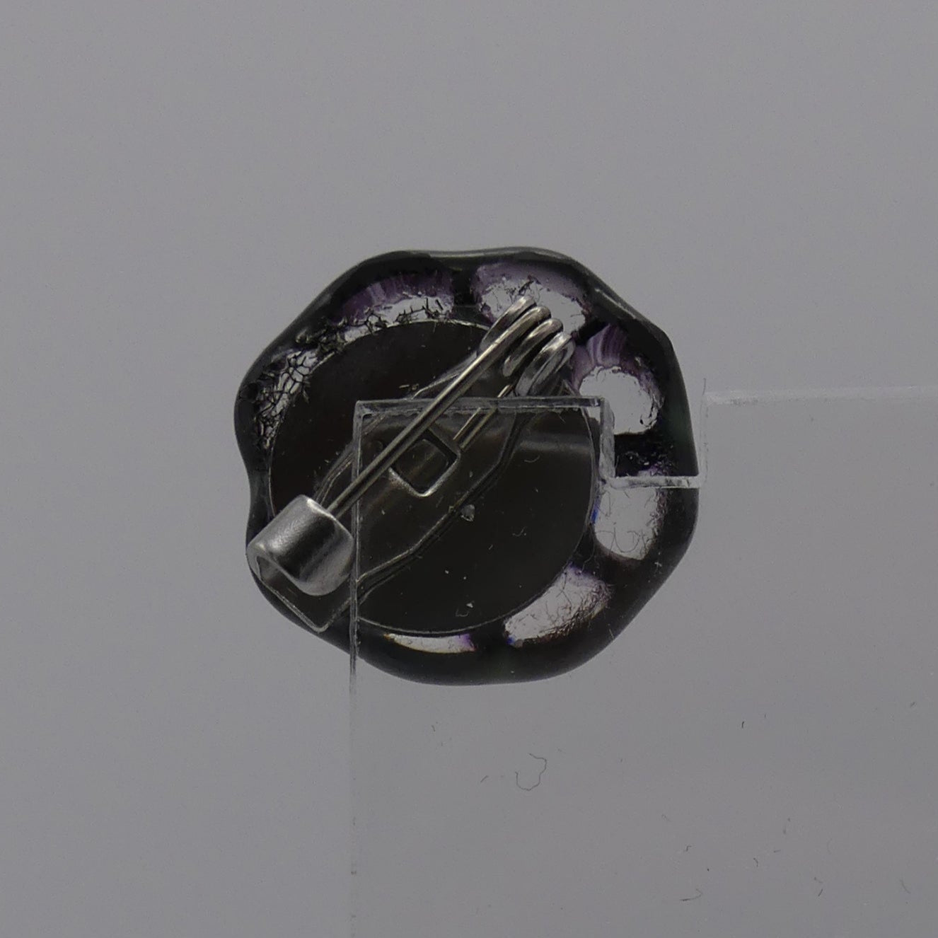 Broche noir