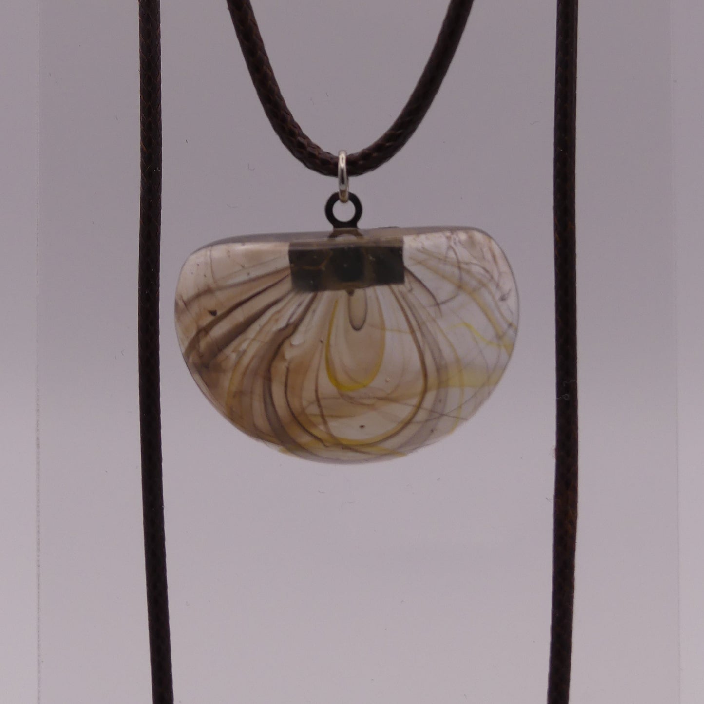 Collier marron