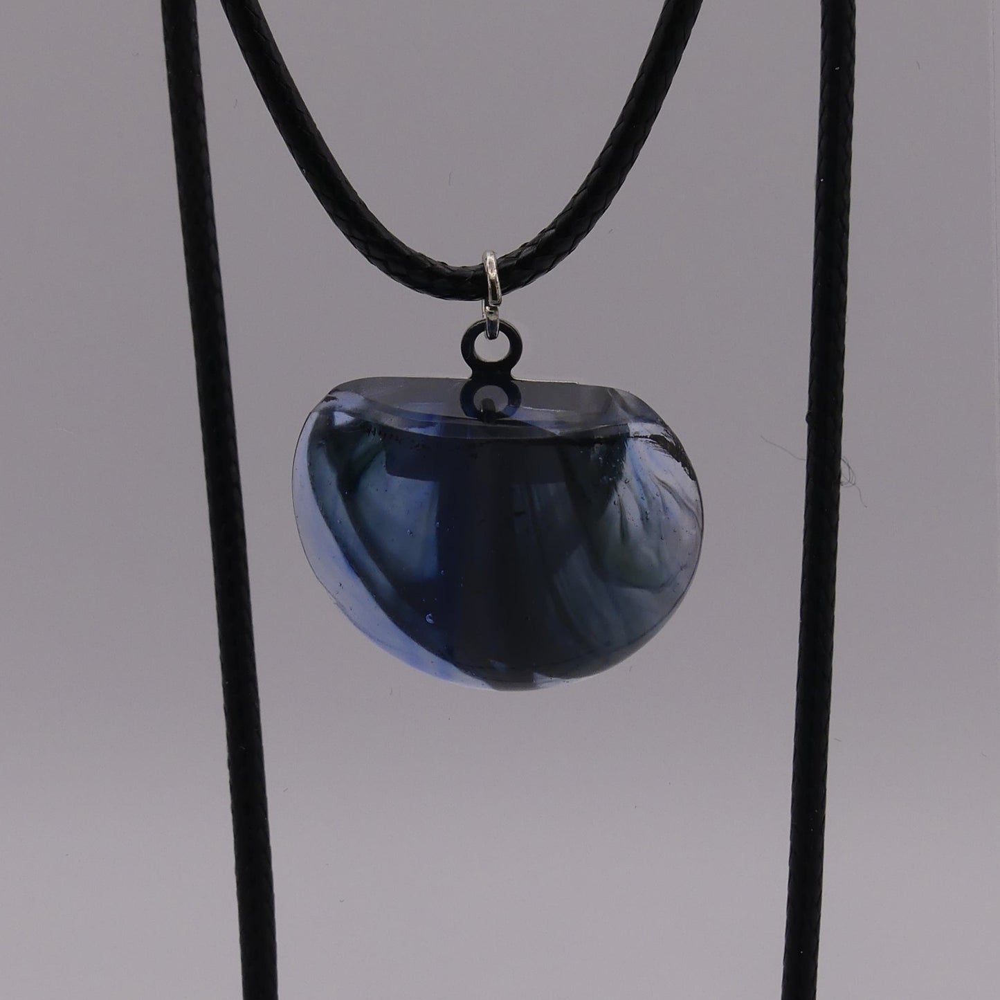 Collier bleu