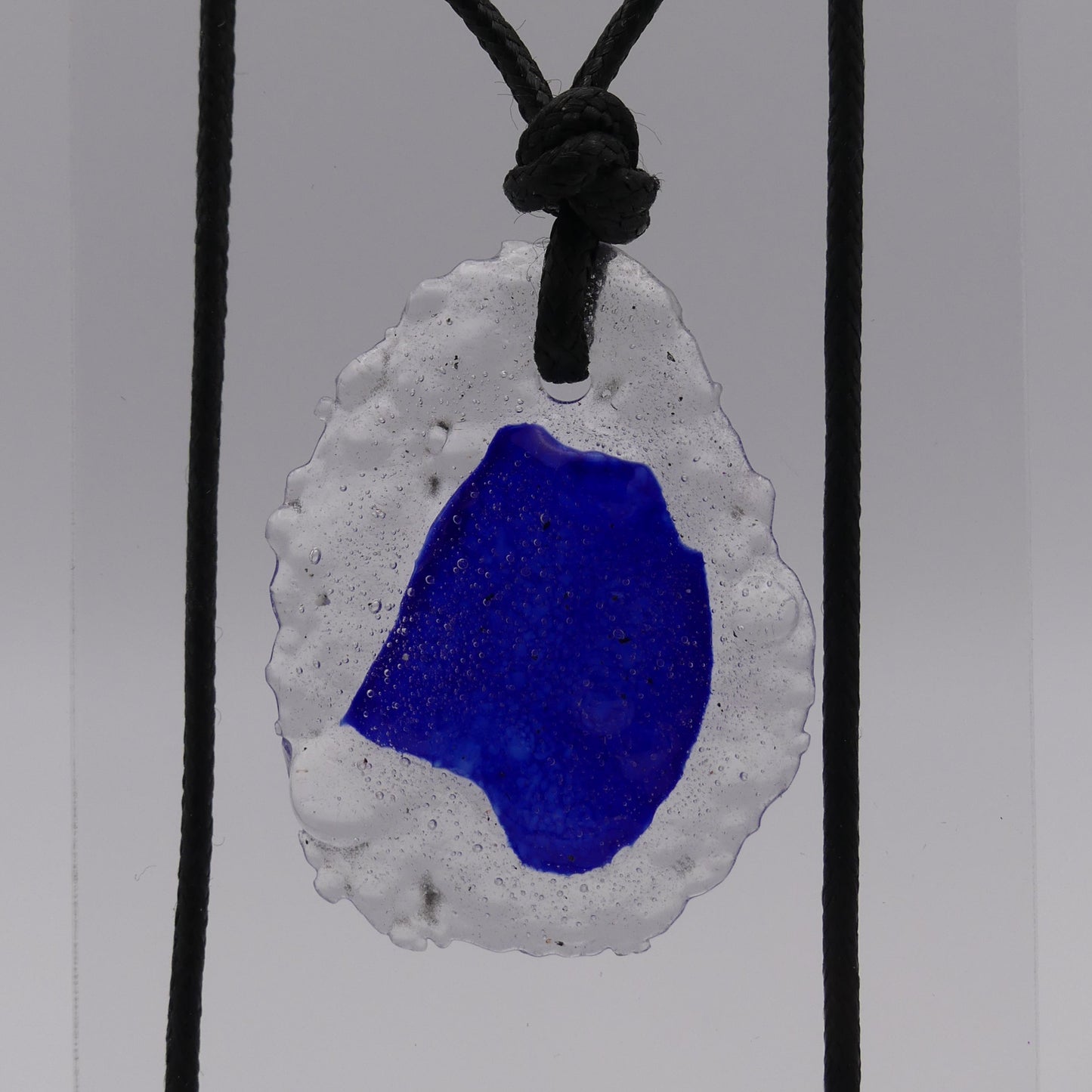 Collier bleu