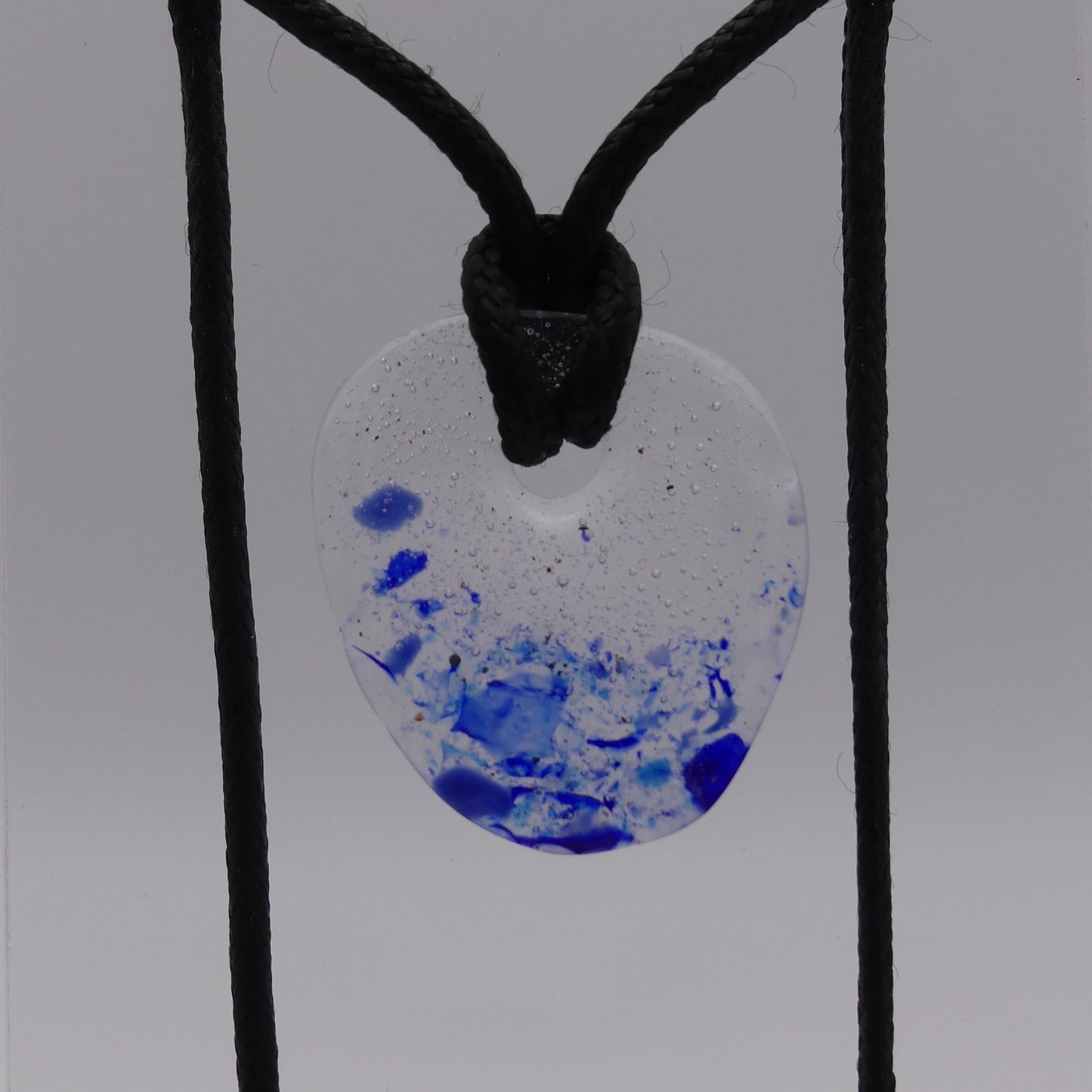 Collier bleu