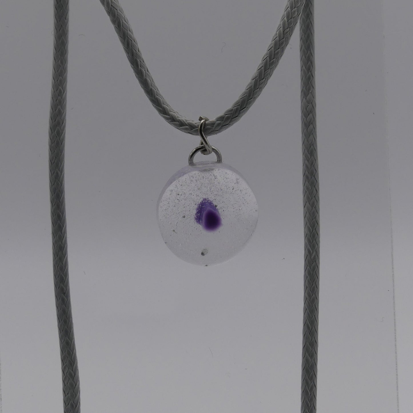 Collier violet