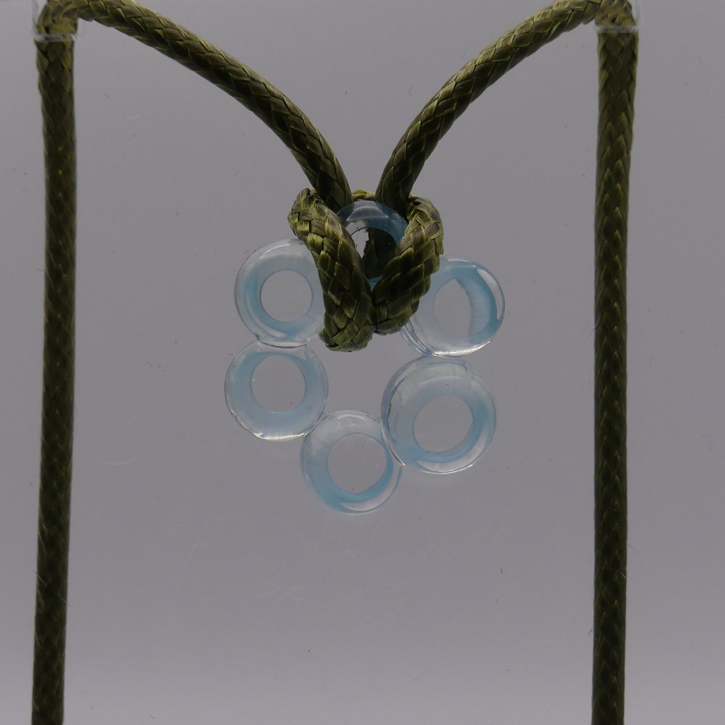 Collier bleu