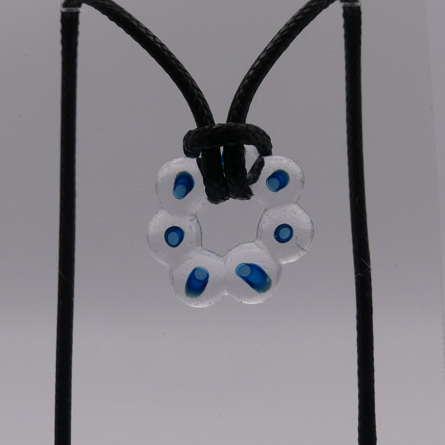 Collier bleu