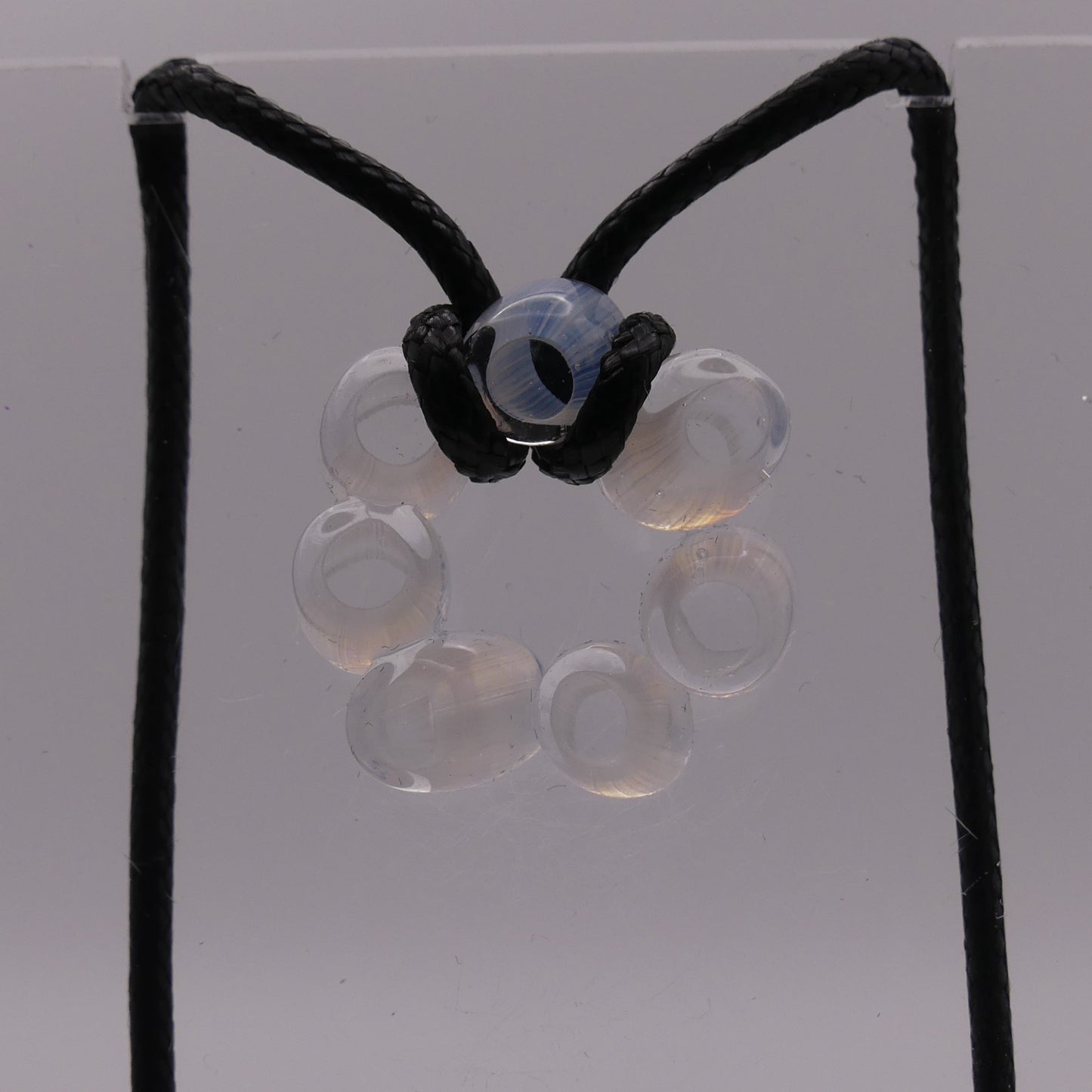 Collier blanc