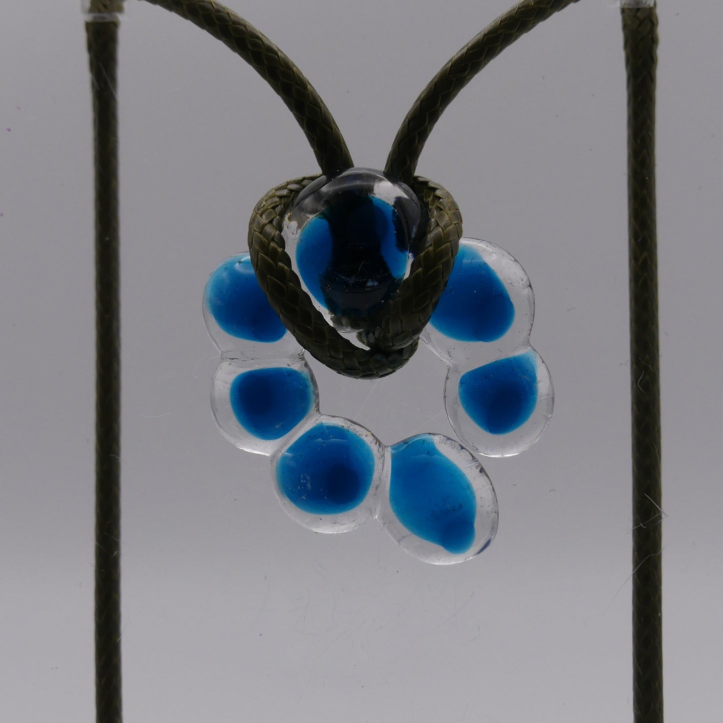 Collier bleu