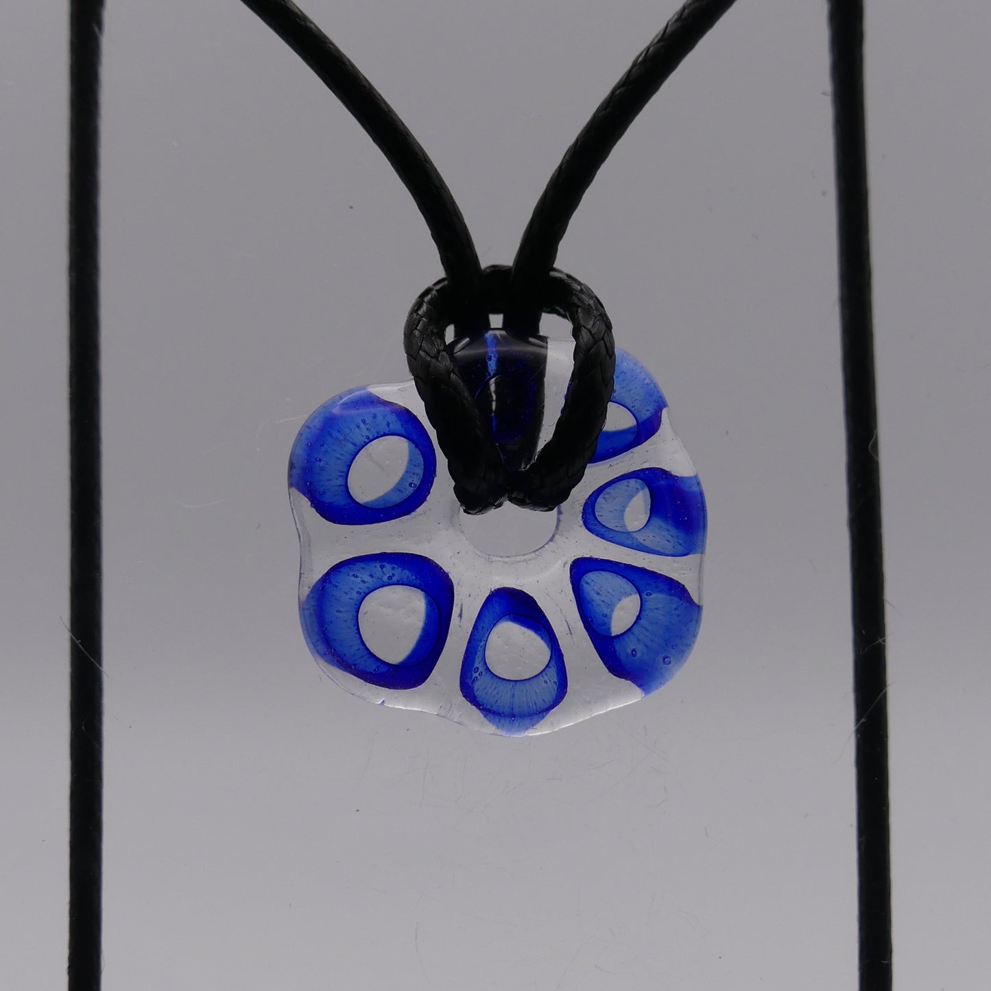 Collier bleu