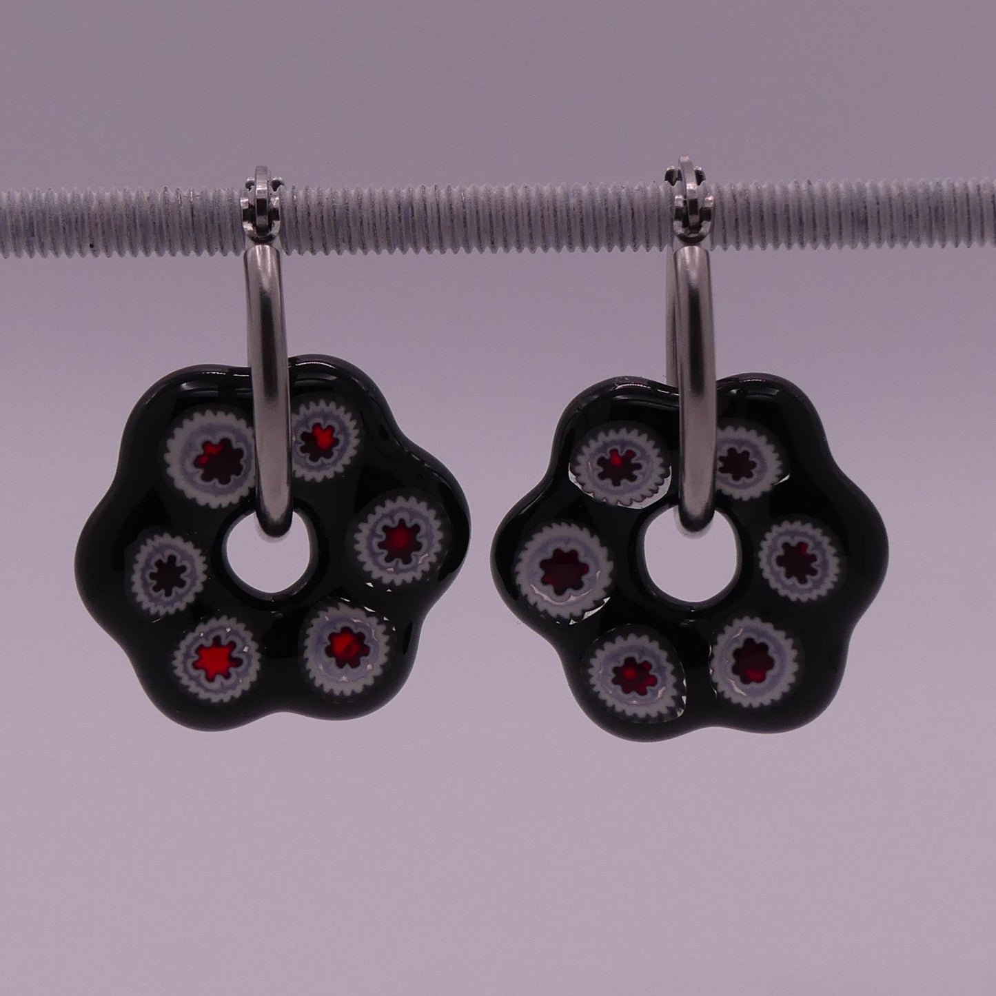 Boucles d'oreilles noir motifs