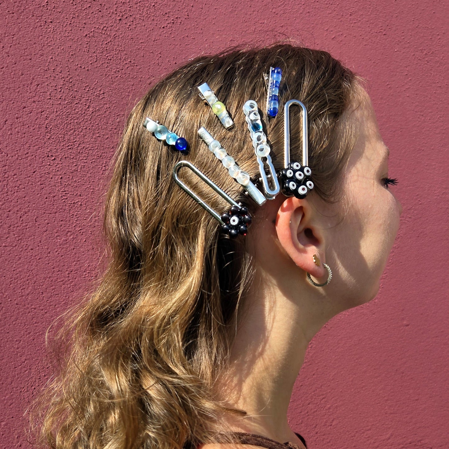 Pince à cheveux blanc bleu