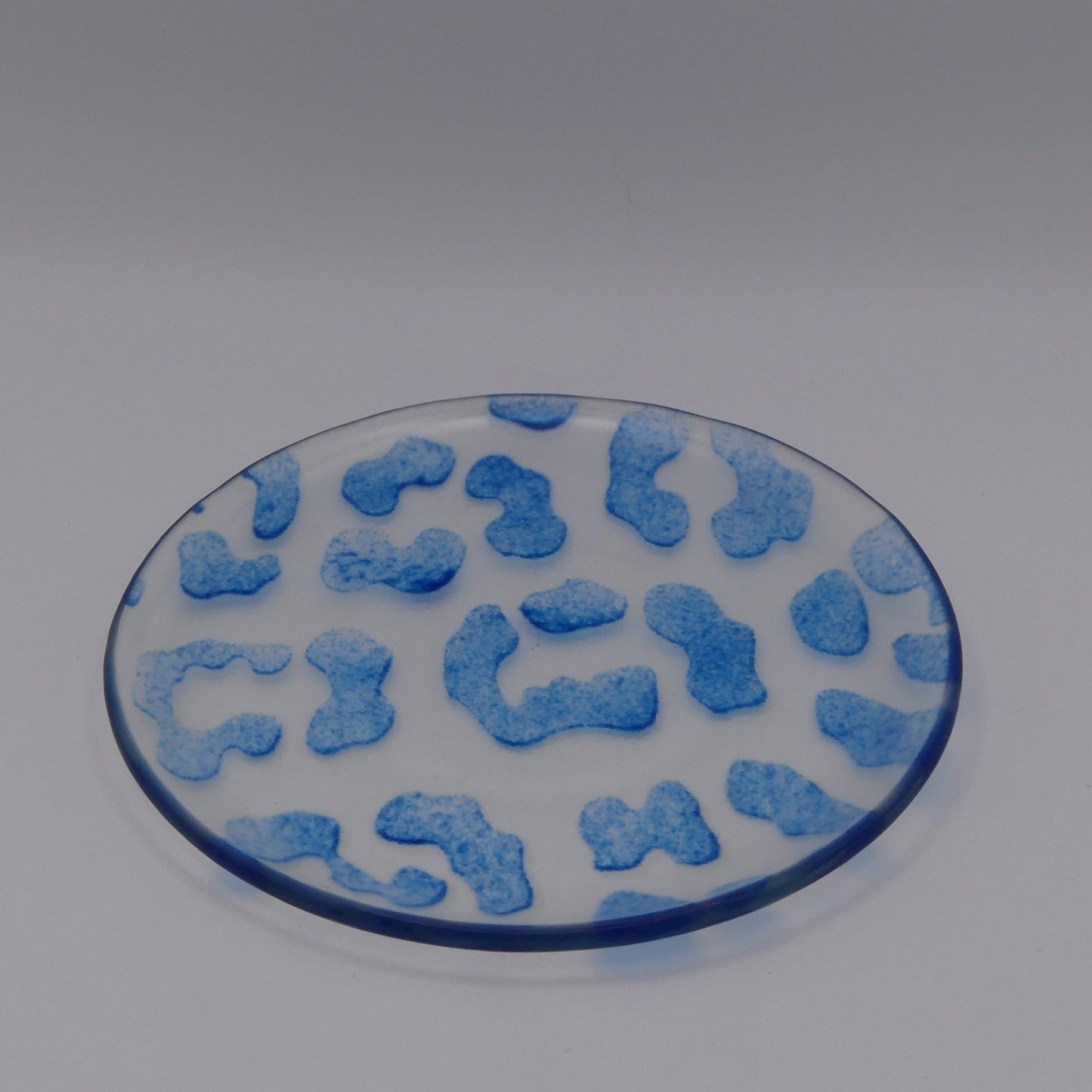 Assiette à thé léopard bleu