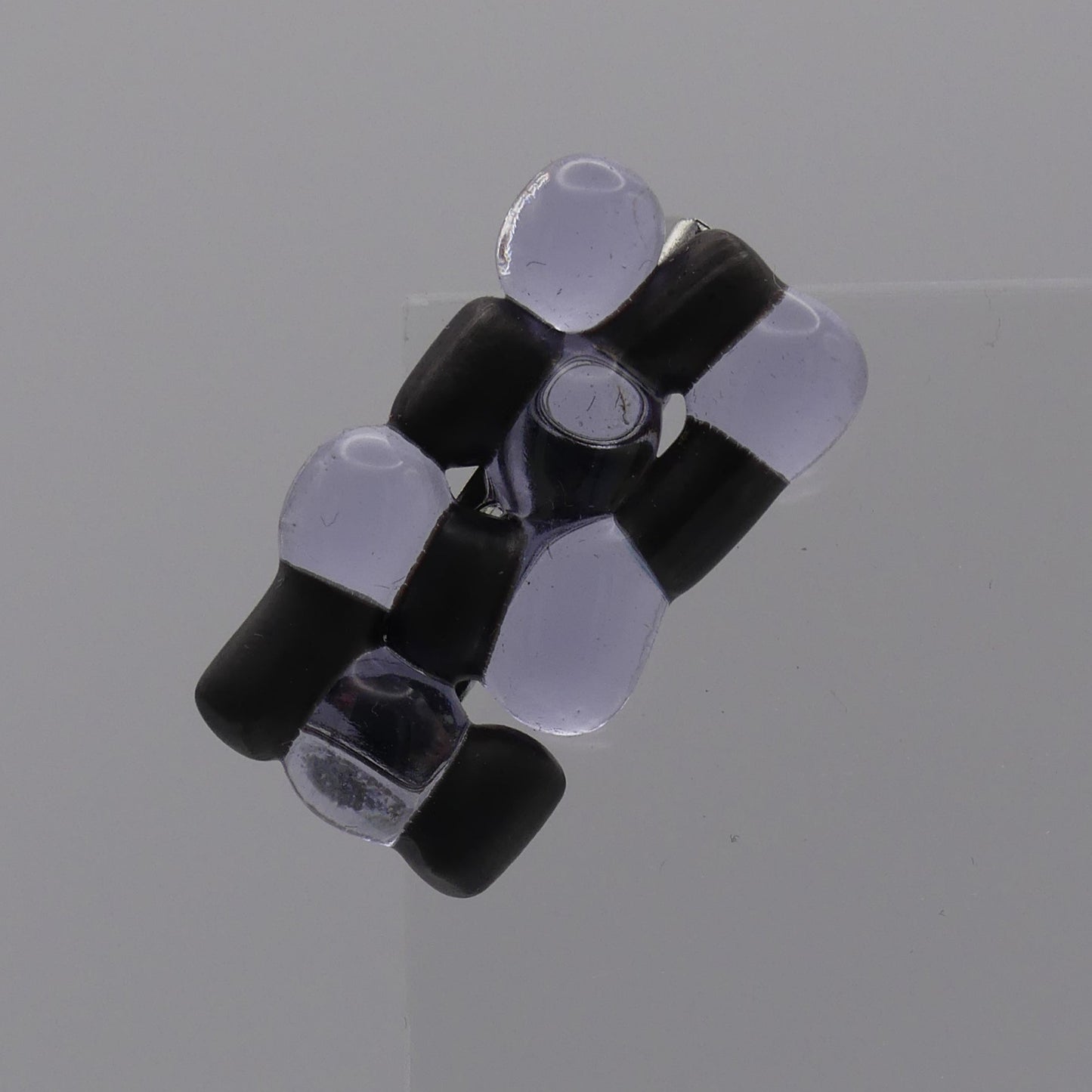 Broche violet transparent argenté
