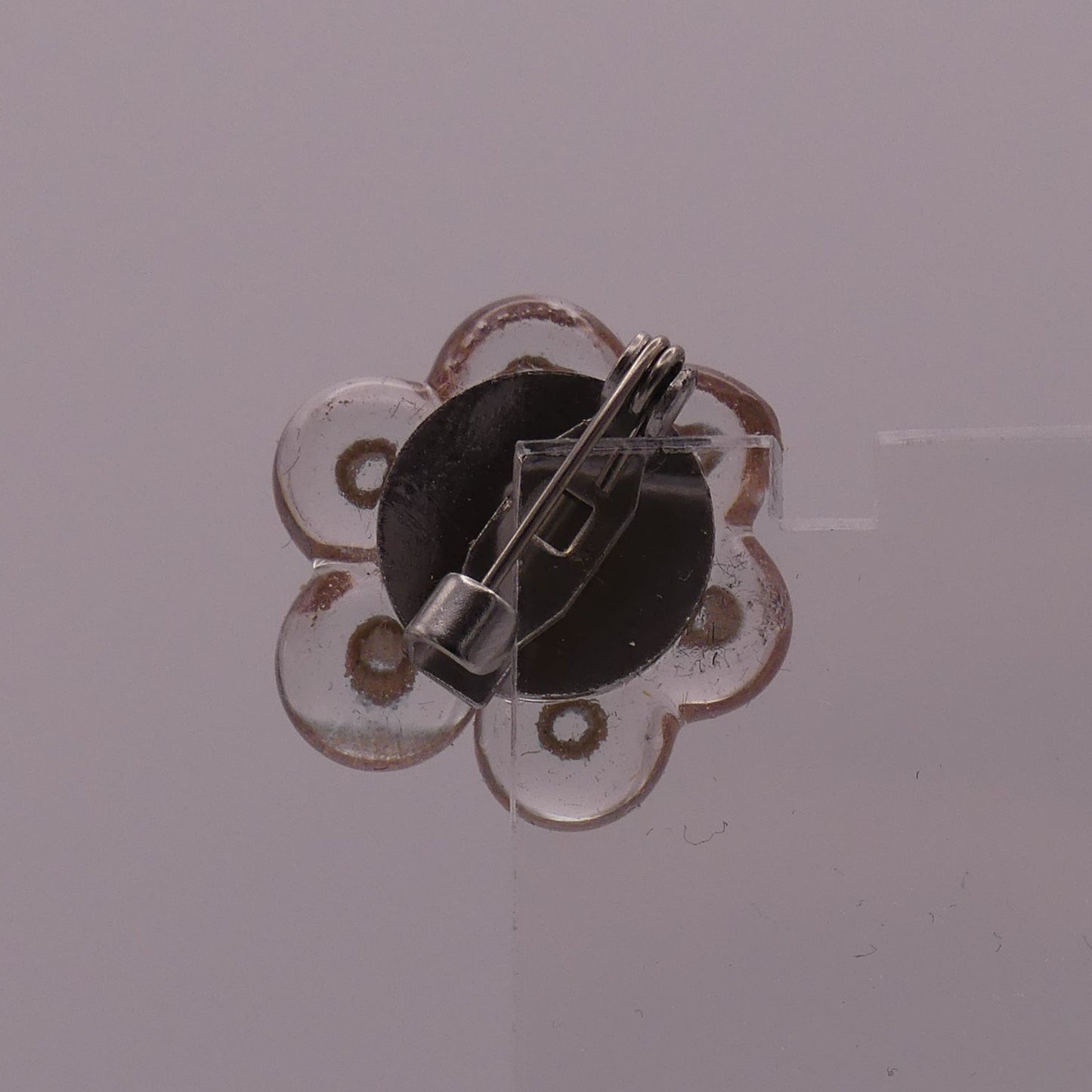 Broche doré