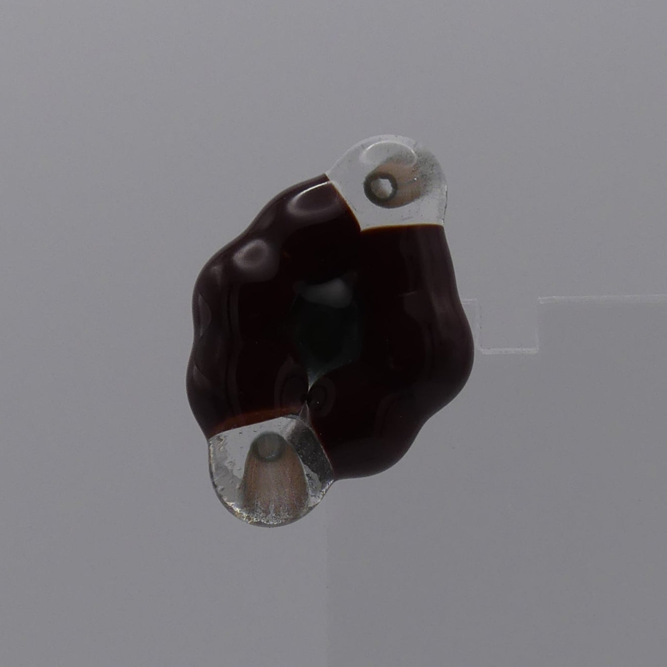 Broche bordeaux or