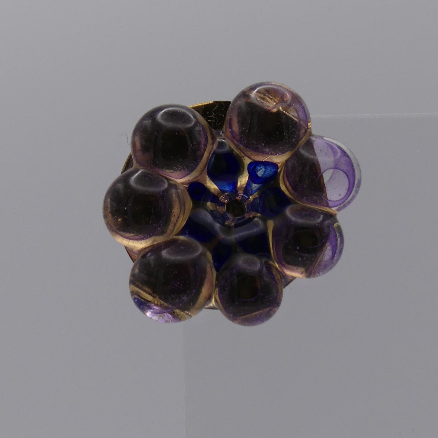 Broche violet bleu