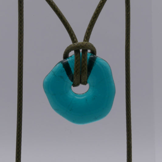 Collier bleu