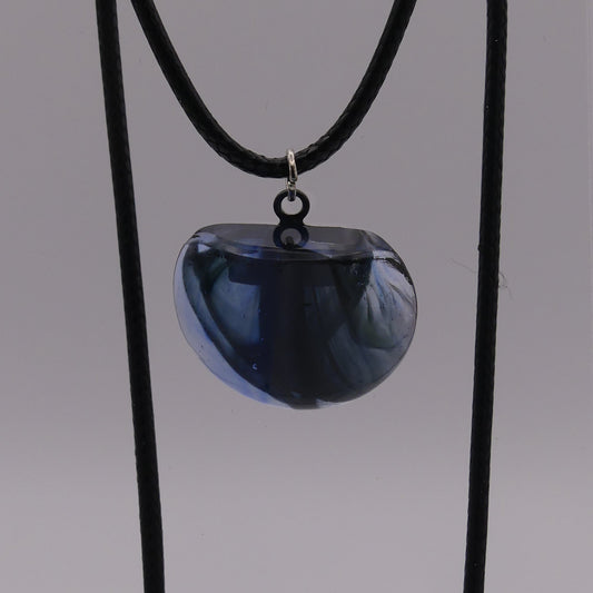 Collier bleu