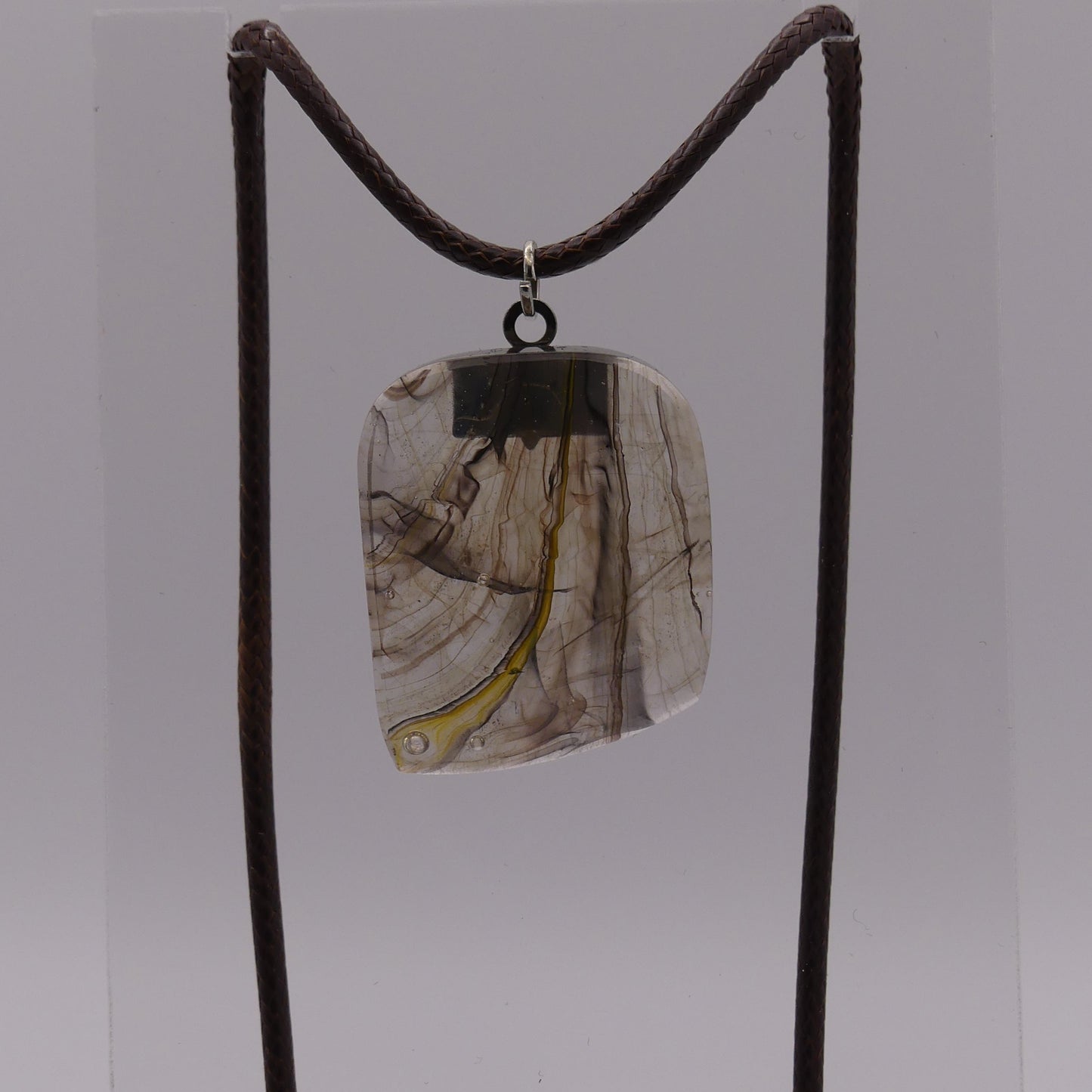 Collier marron