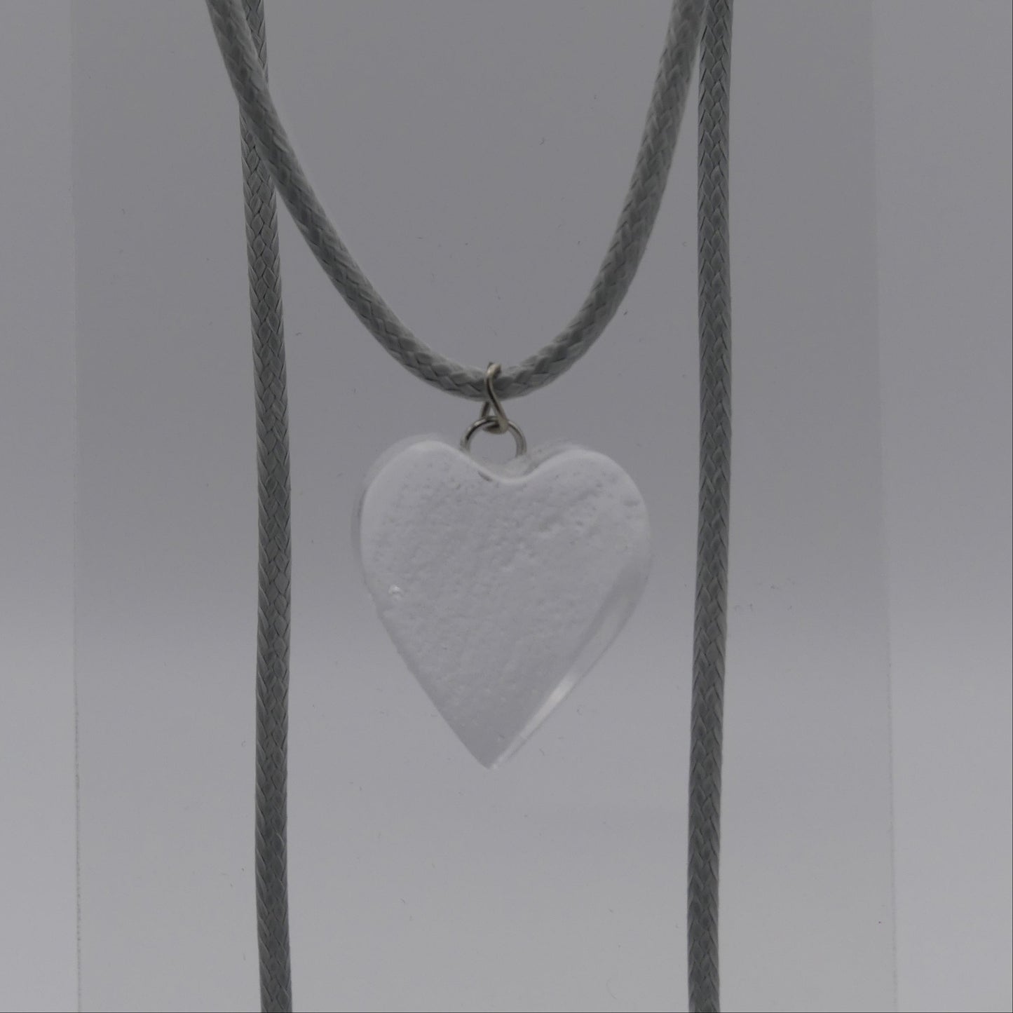 Collier transparent
