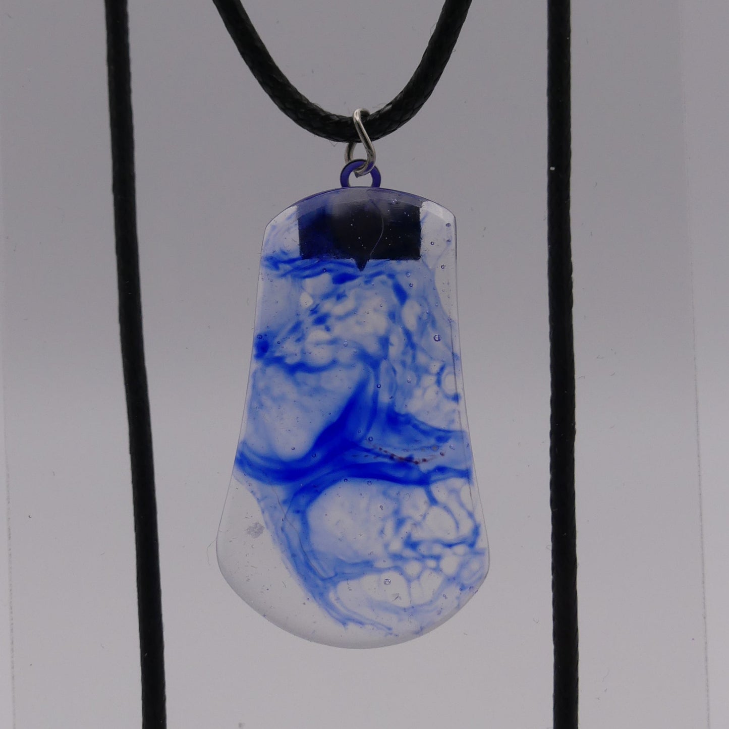 Collier bleu