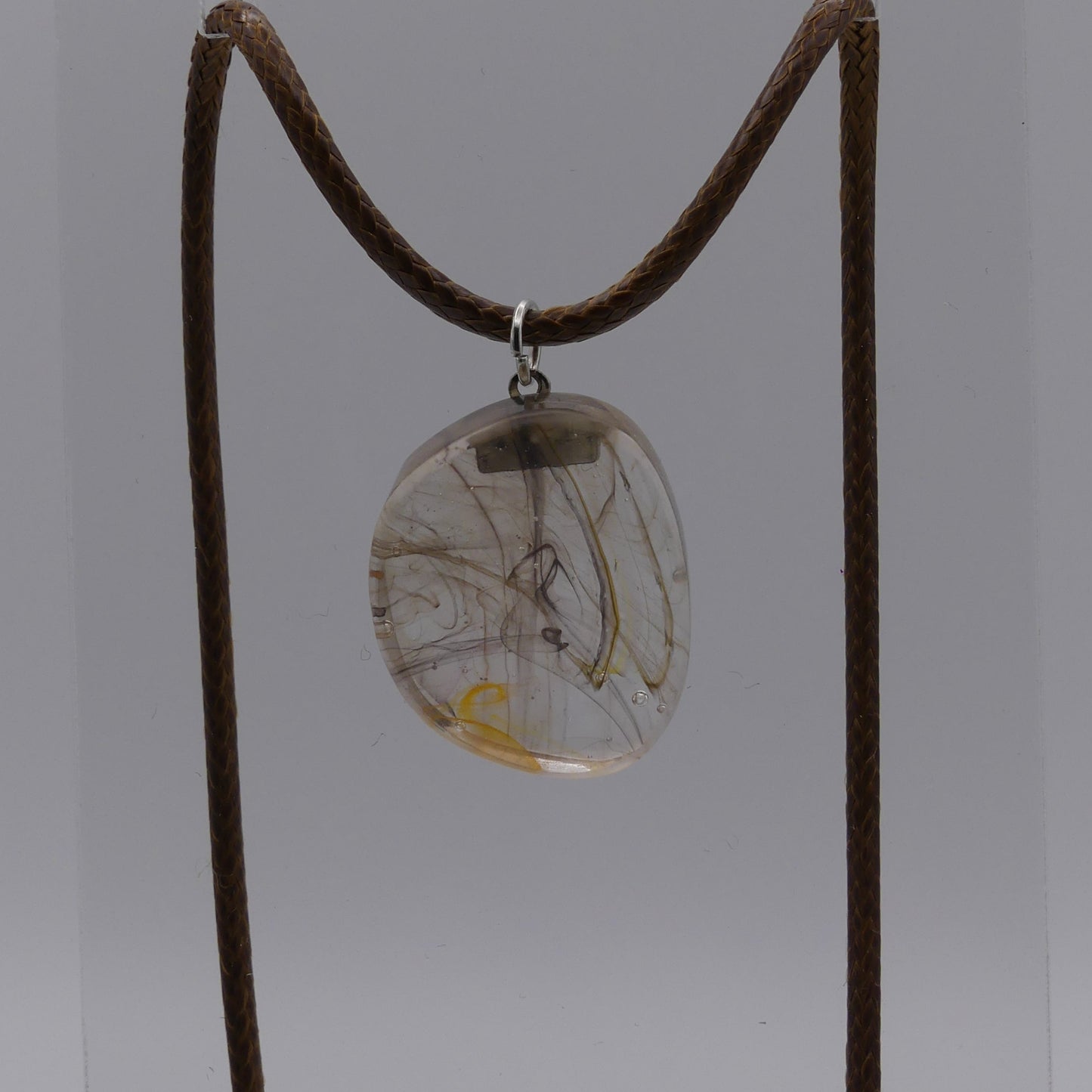 Collier marron