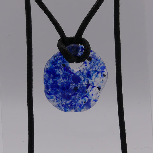 Collier bleu