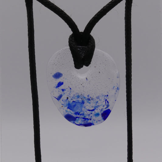 Collier bleu