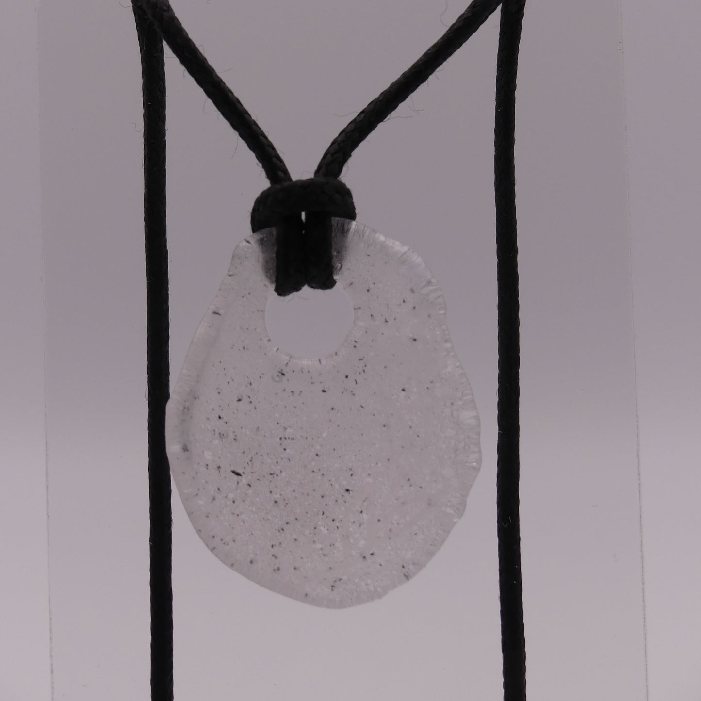 Collier transparent