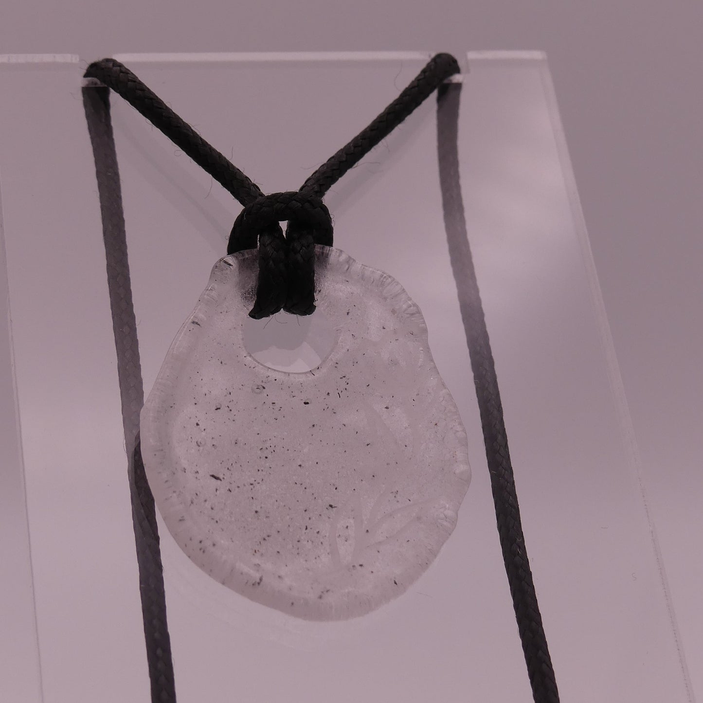 Collier transparent