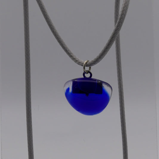 Collier bleu