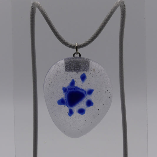 Collier bleu