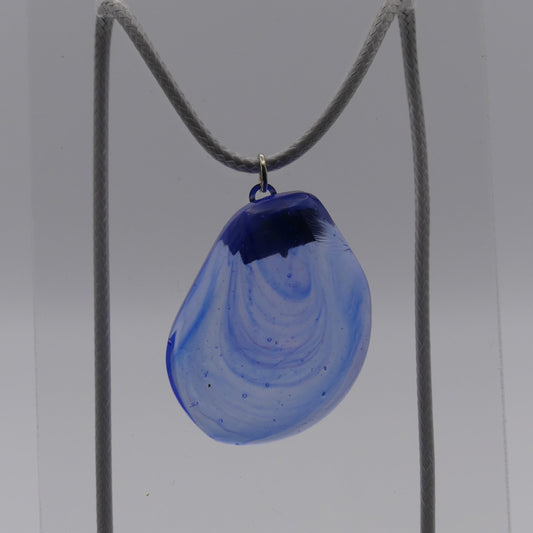 Collier bleu
