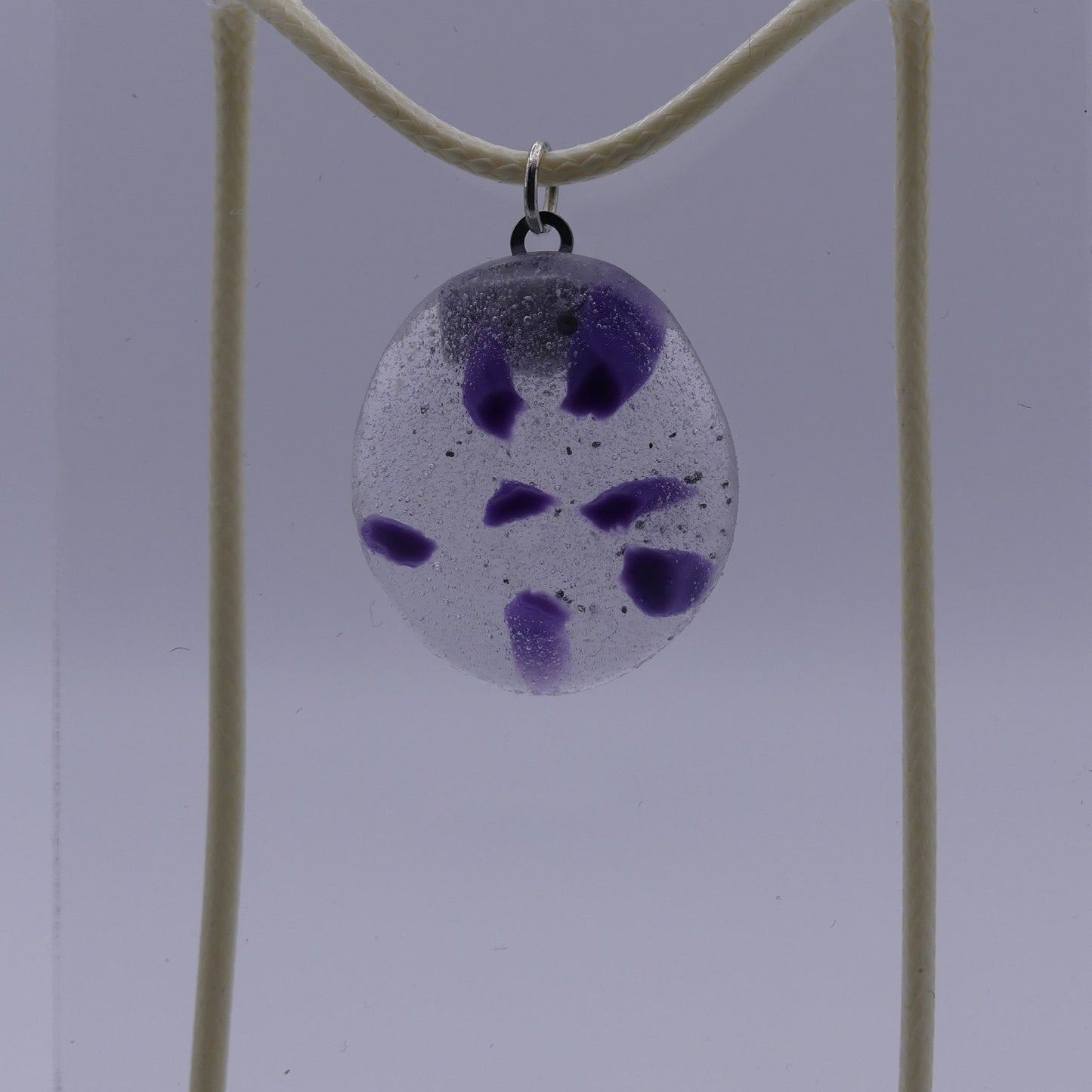 Collier violet