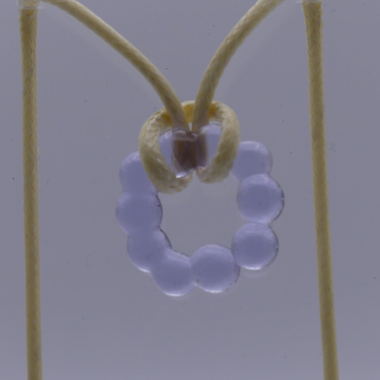 Collier violet transparent