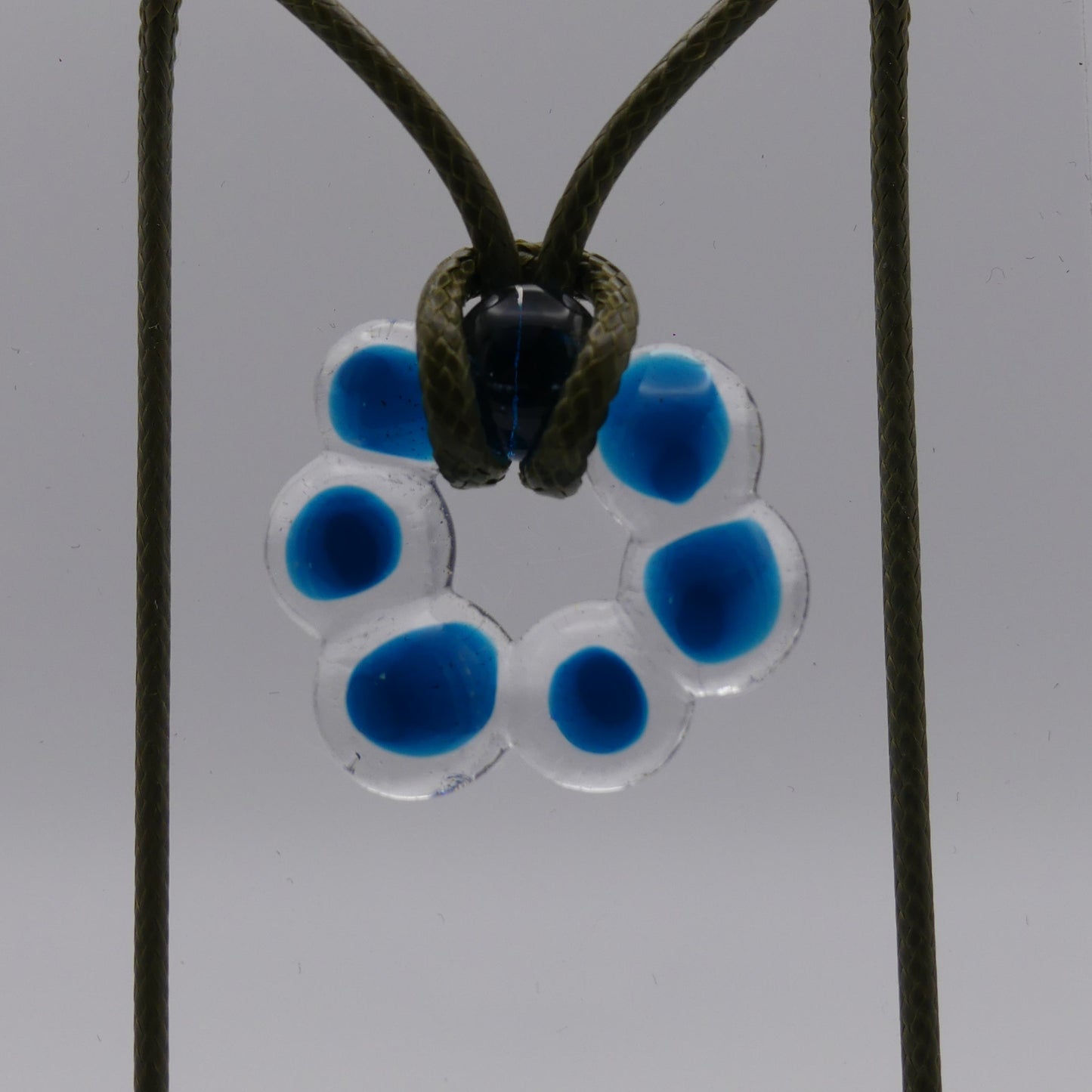 Collier bleu