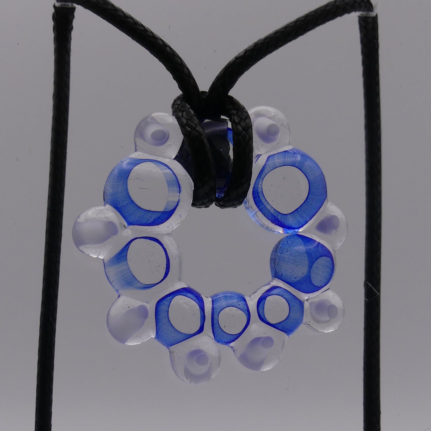 Collier bleu blanc