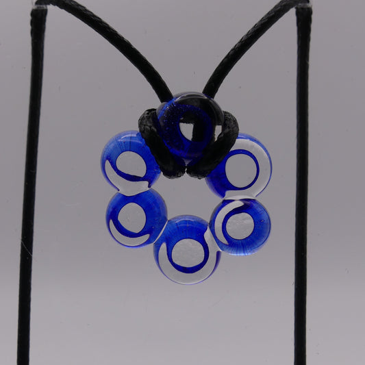 Collier bleu