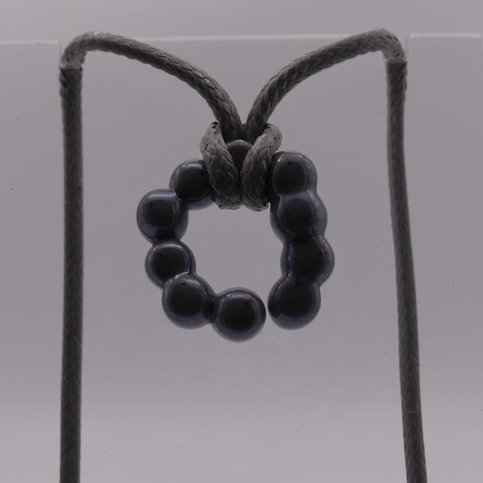 Collier noir argenté