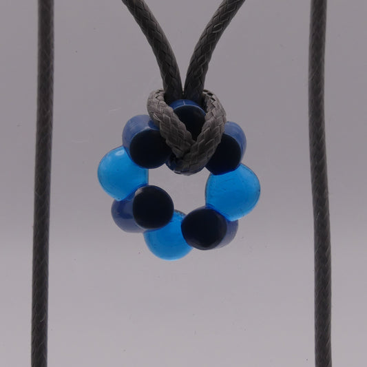 Collier bleu opaque