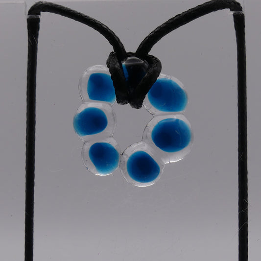 Collier bleu