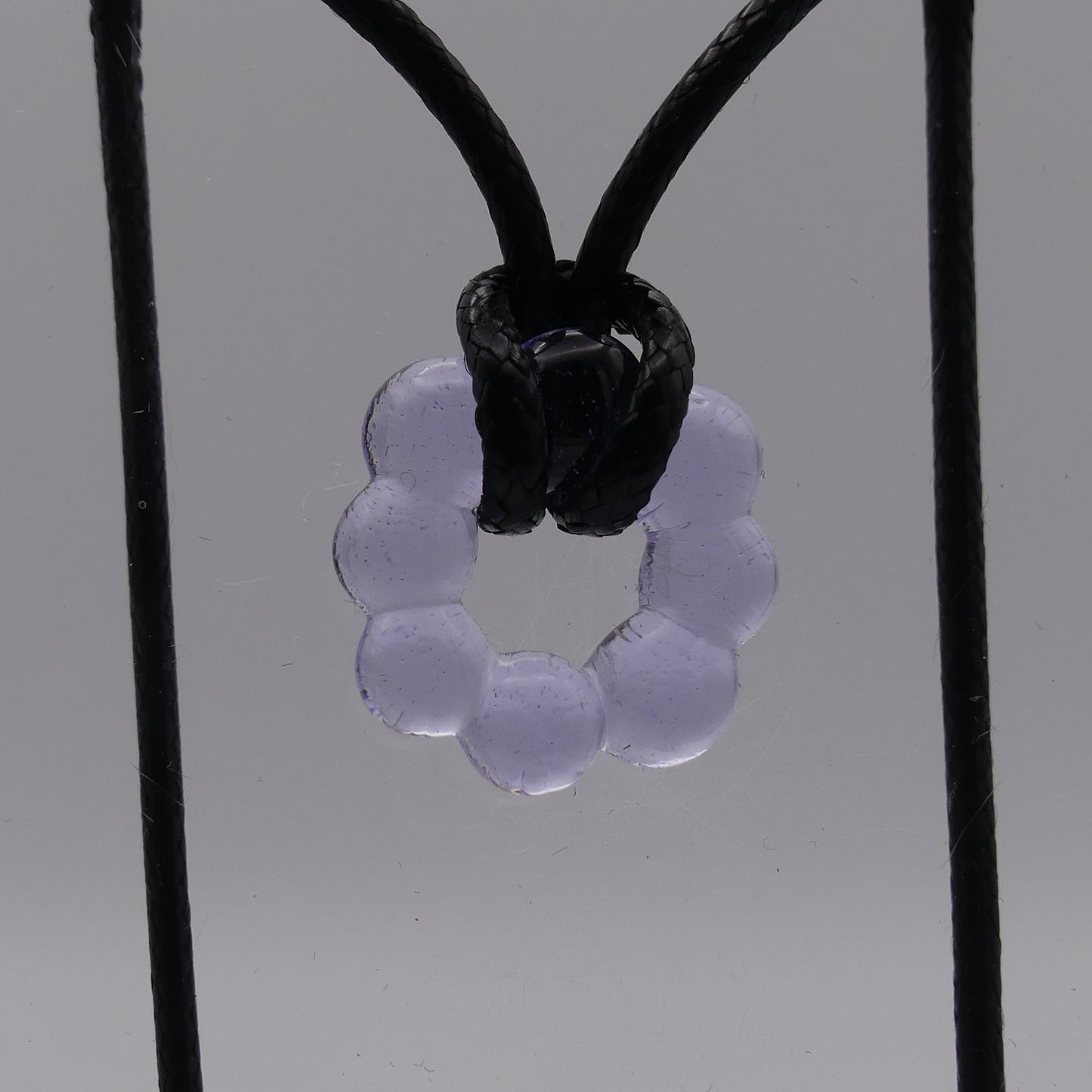 Collier violet transparent