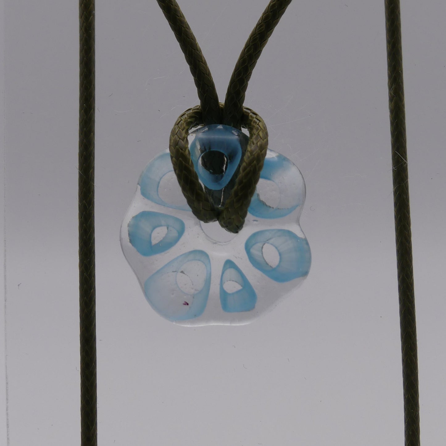 Collier bleu