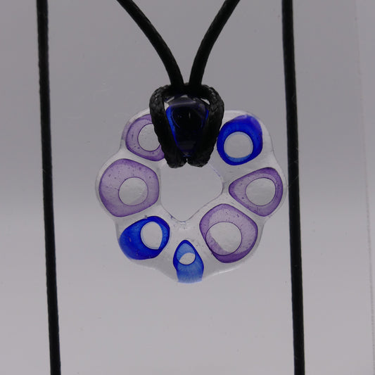 Collier violet bleu