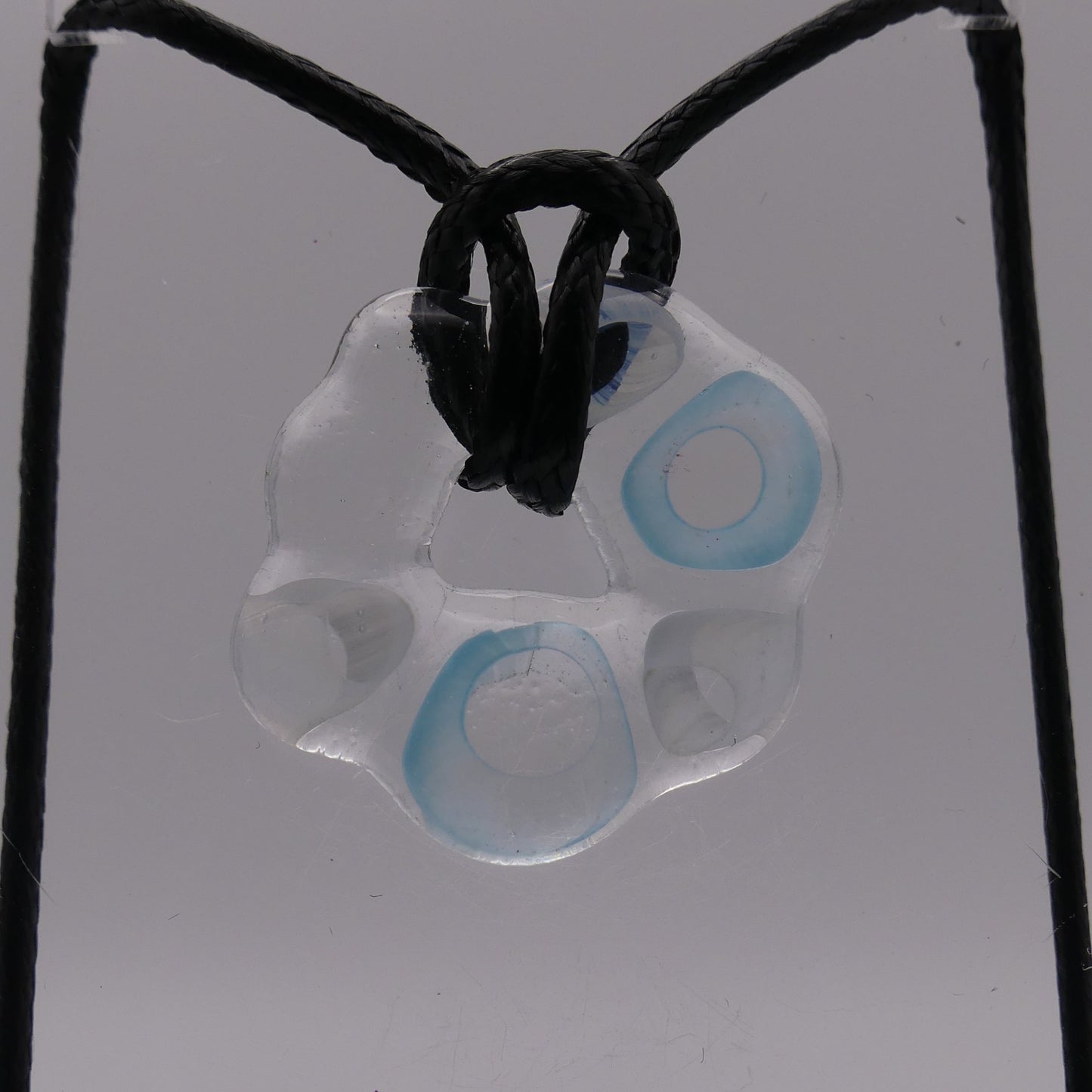 Collier bleu