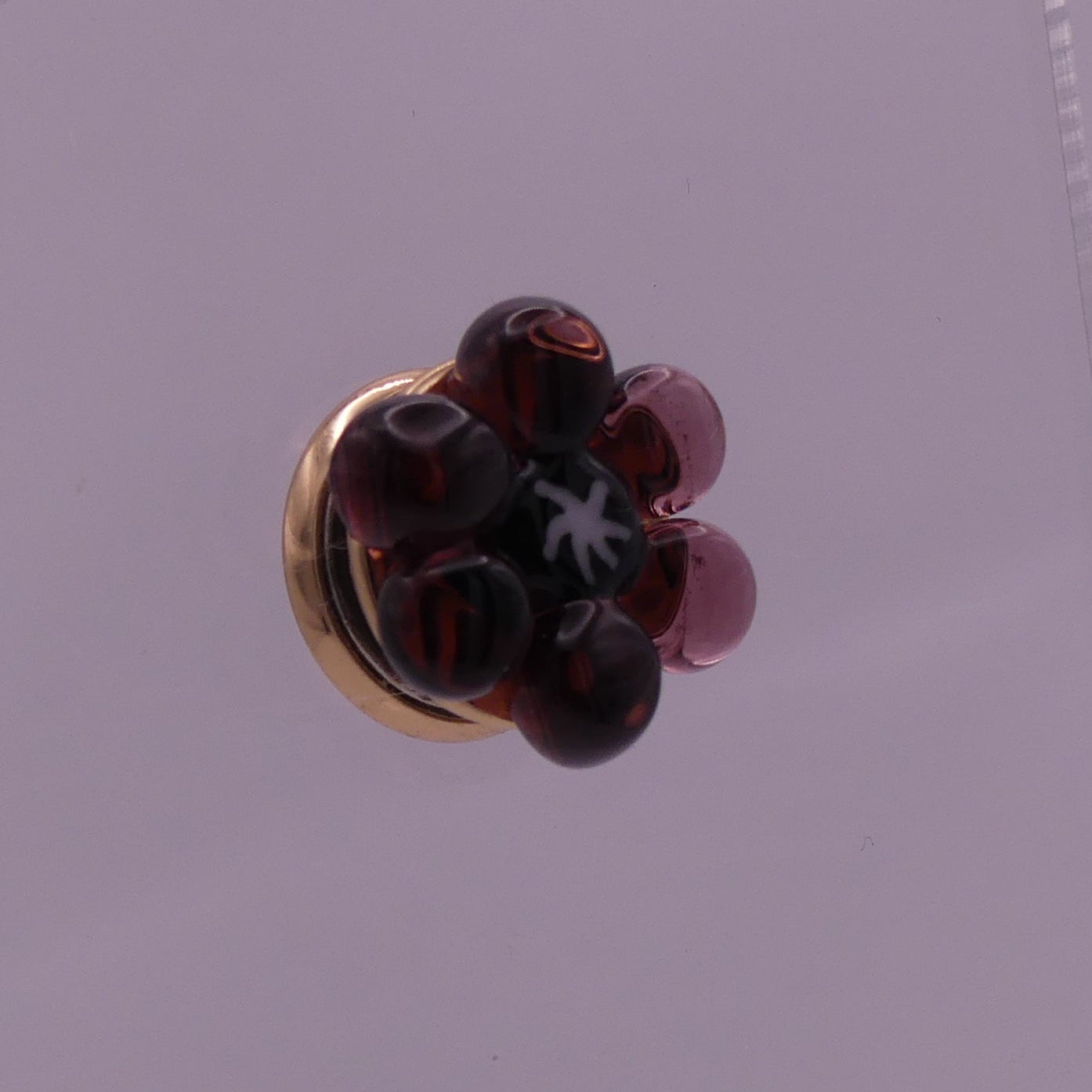 Broche violet bleu