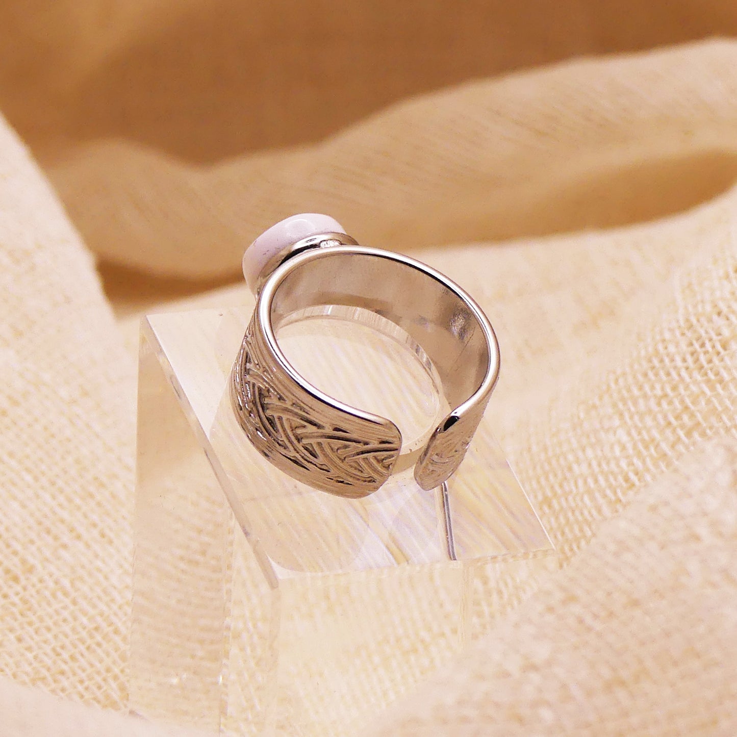 Bague blanche et bleue