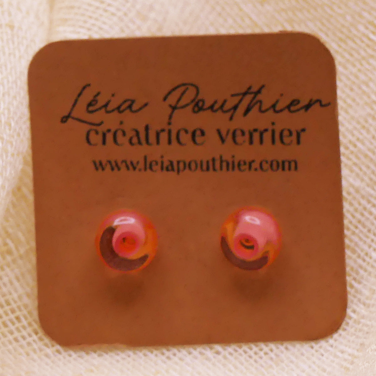 Clous d'oreilles rose