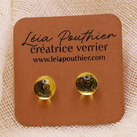 Clous d'oreilles verts transparents